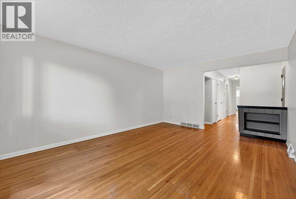 A,B, 319 37 Street SW — photo 39