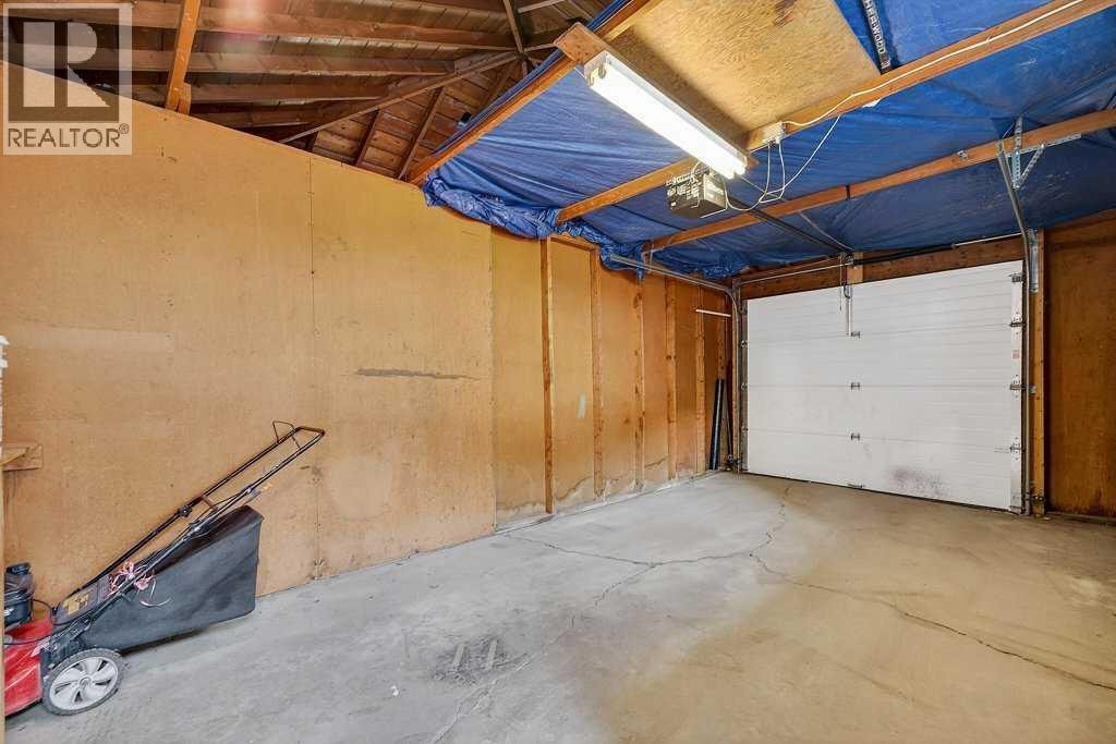 A,B, 319 37 Street SW — photo 47
