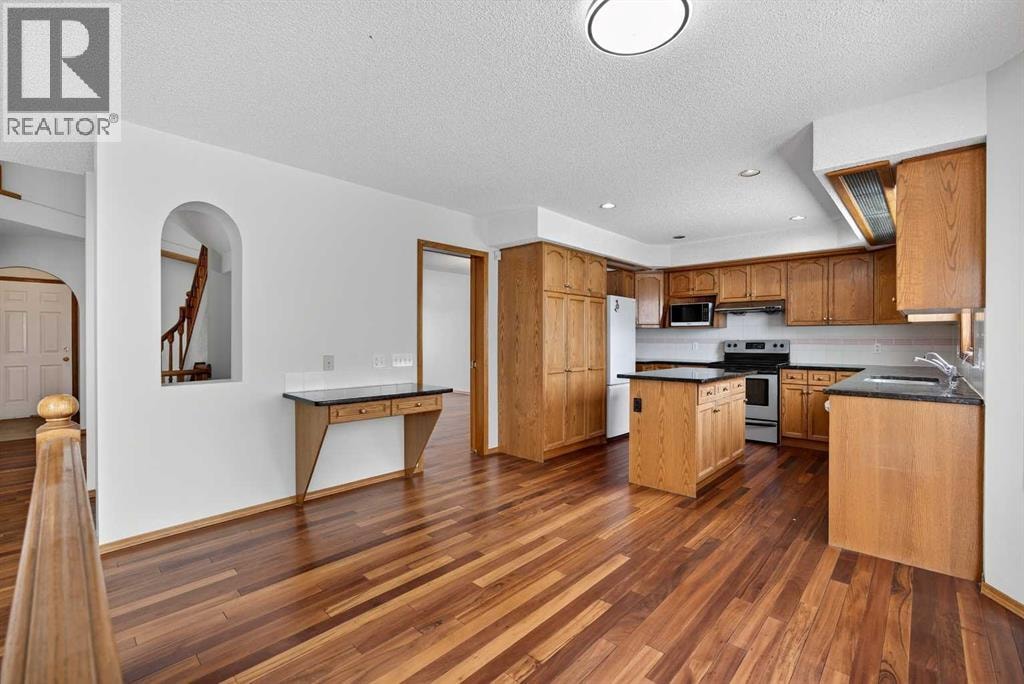 90 Hawkmount Green NW — photo 12