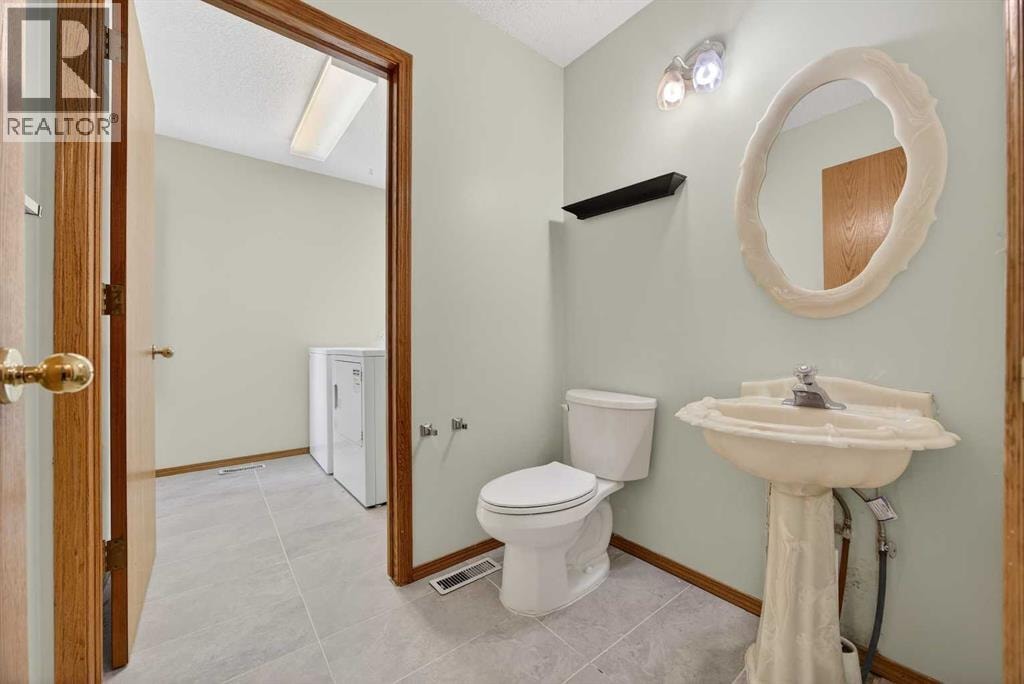 90 Hawkmount Green NW — photo 18