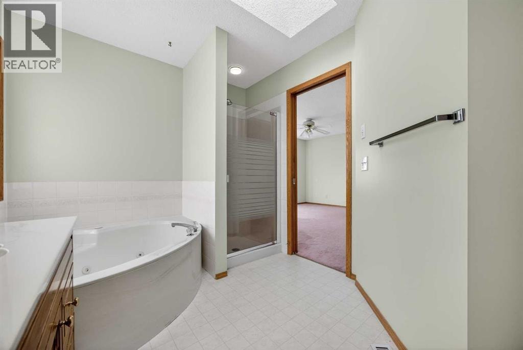 90 Hawkmount Green NW — photo 25