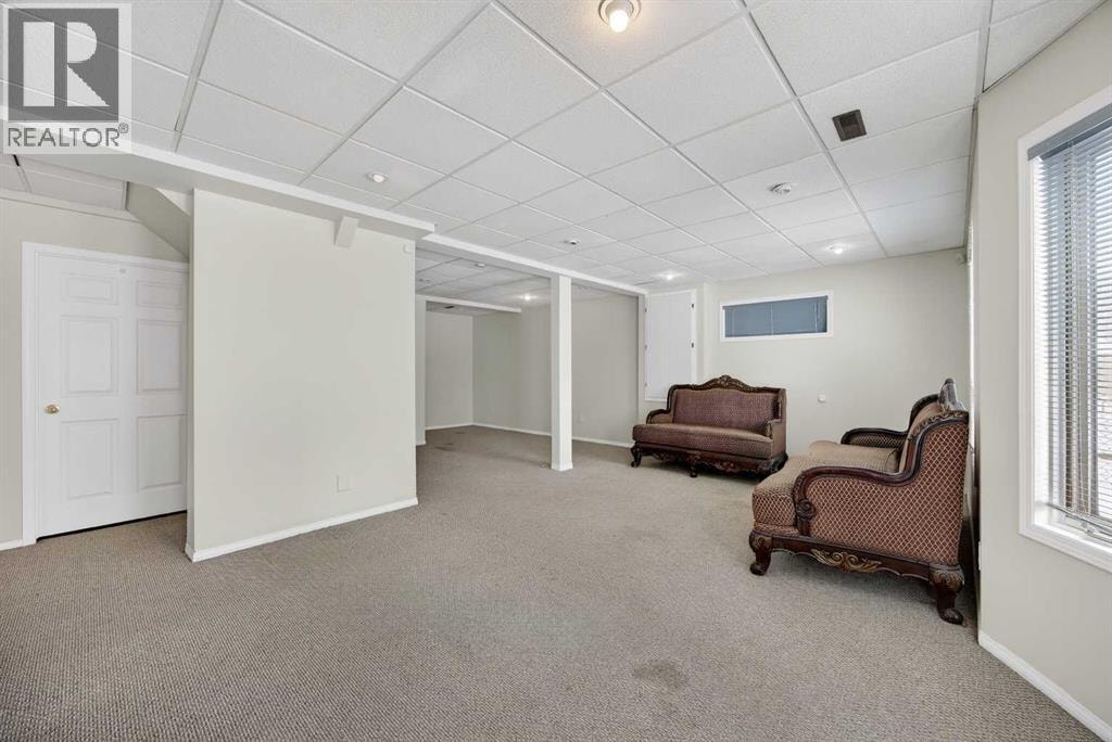 90 Hawkmount Green NW — photo 34