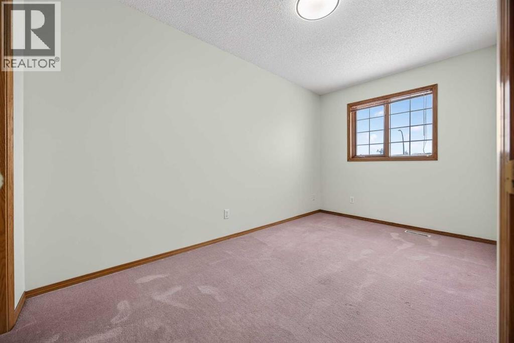 90 Hawkmount Green NW — photo 31