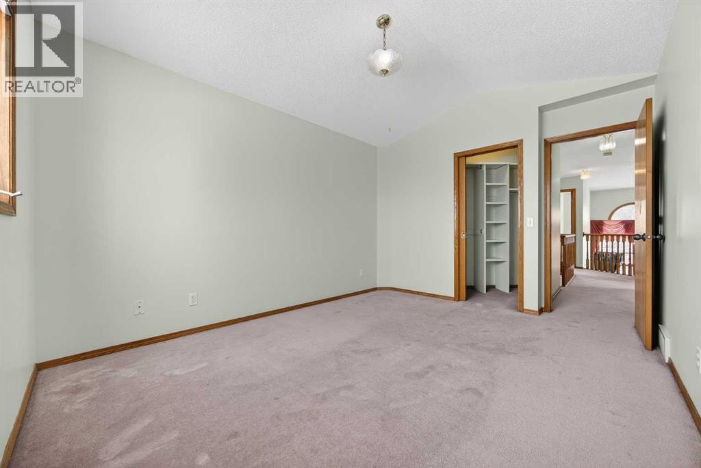 90 Hawkmount Green NW — photo 29