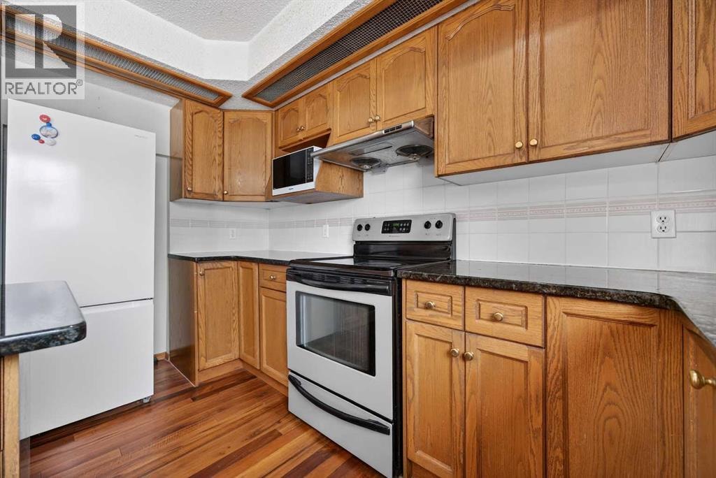 90 Hawkmount Green NW — photo 10