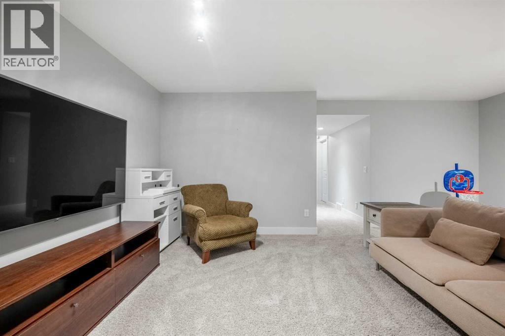 529 30 Avenue NW — photo 30