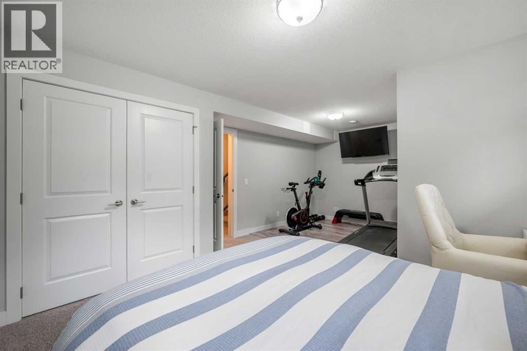 529 30 Avenue NW — photo 33