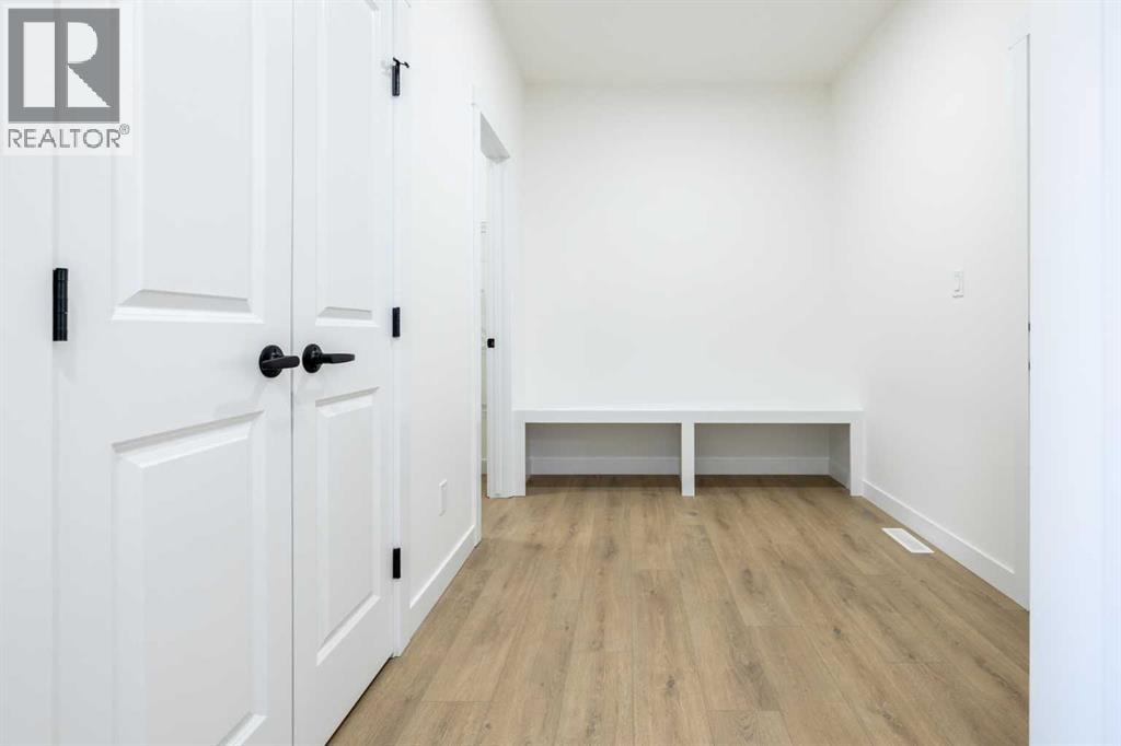 500 Savanna Crescent NE — photo 3
