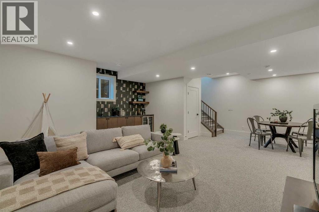 3919 23 Avenue SW — photo 38