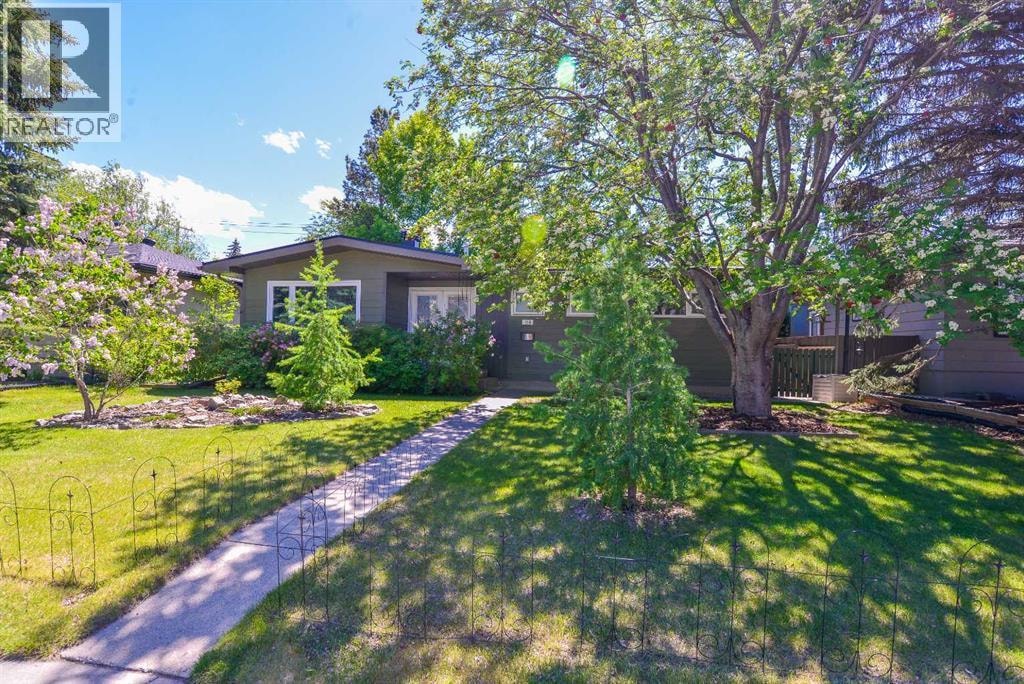 361 Capri Avenue NW — photo 2