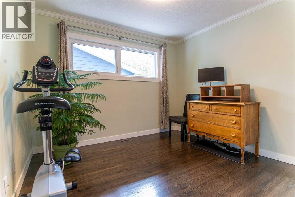 361 Capri Avenue NW — photo 29