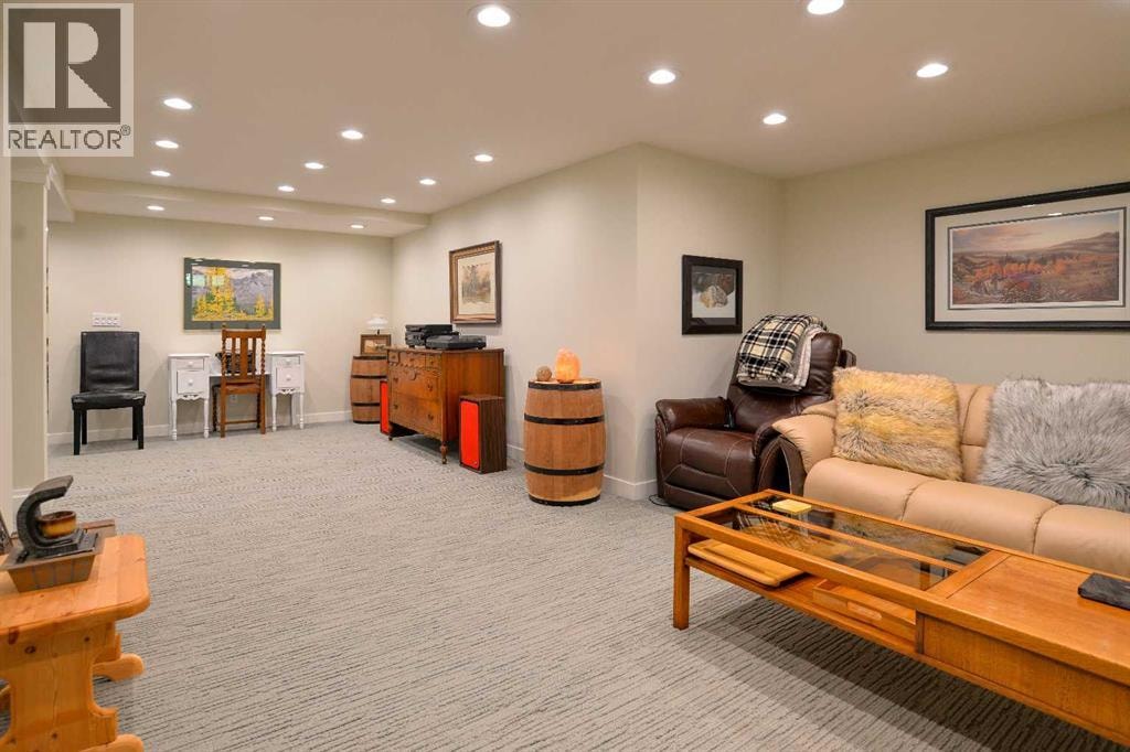 361 Capri Avenue NW — photo 31