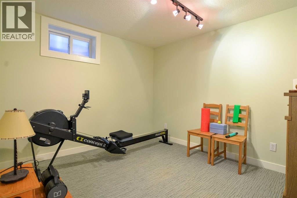361 Capri Avenue NW — photo 36