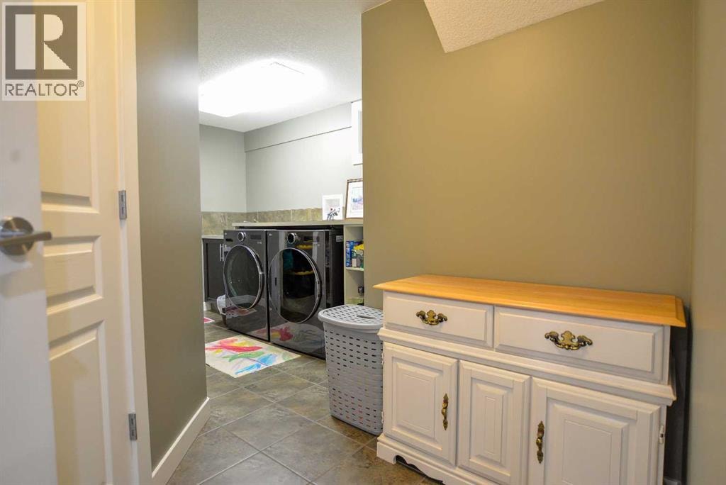 361 Capri Avenue NW — photo 40