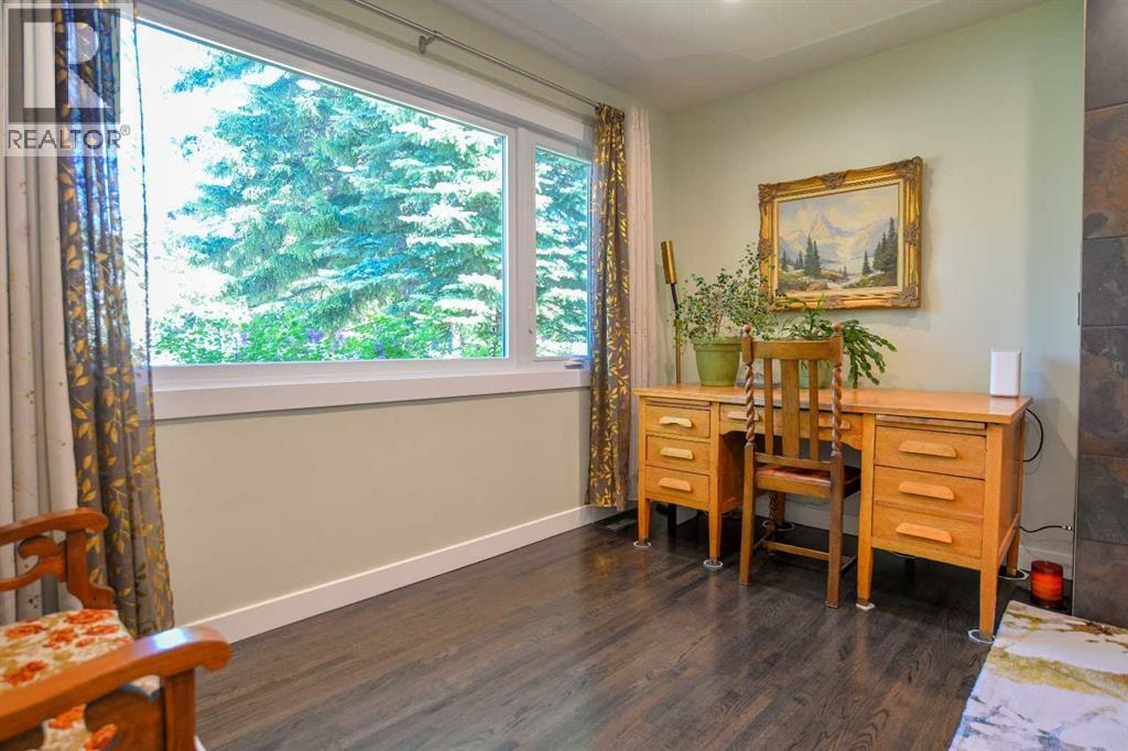 361 Capri Avenue NW — photo 8