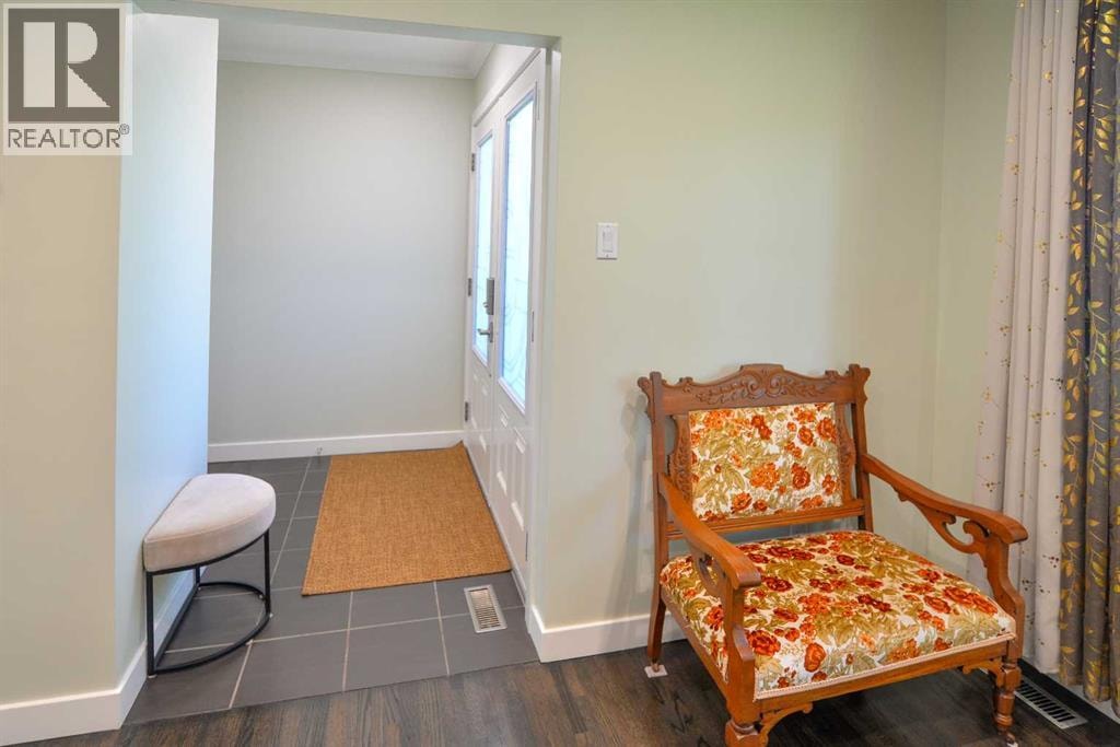 361 Capri Avenue NW — photo 9