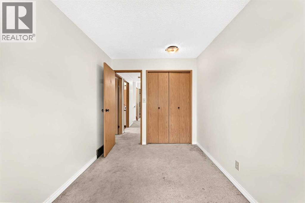 454 20 Avenue NW — photo 28