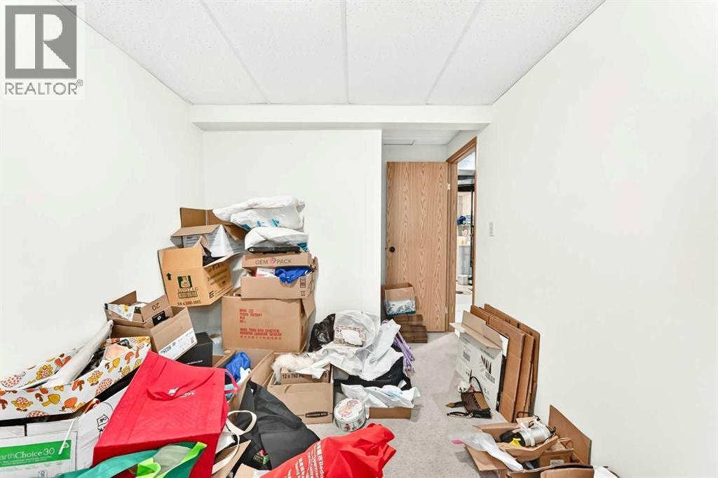 454 20 Avenue NW — photo 33