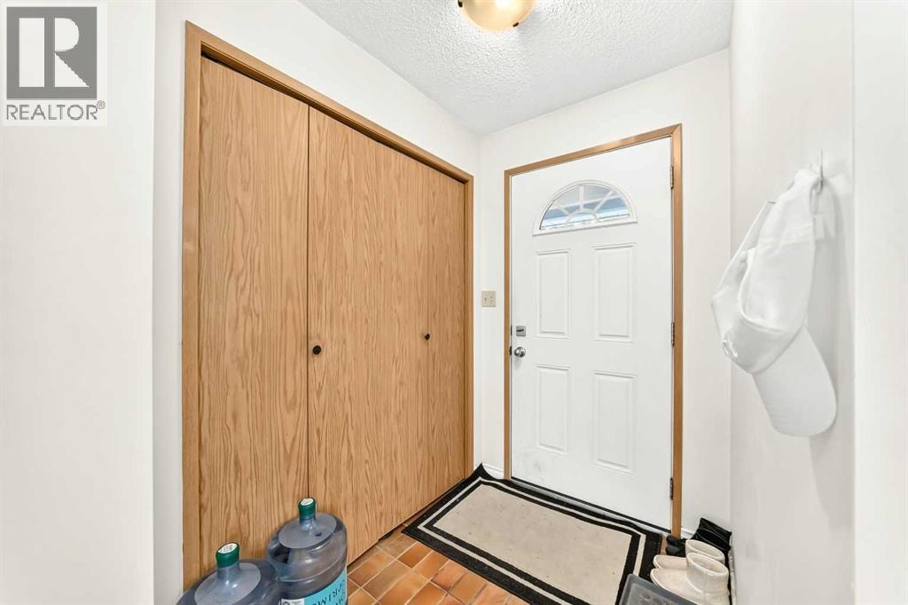 454 20 Avenue NW — photo 5