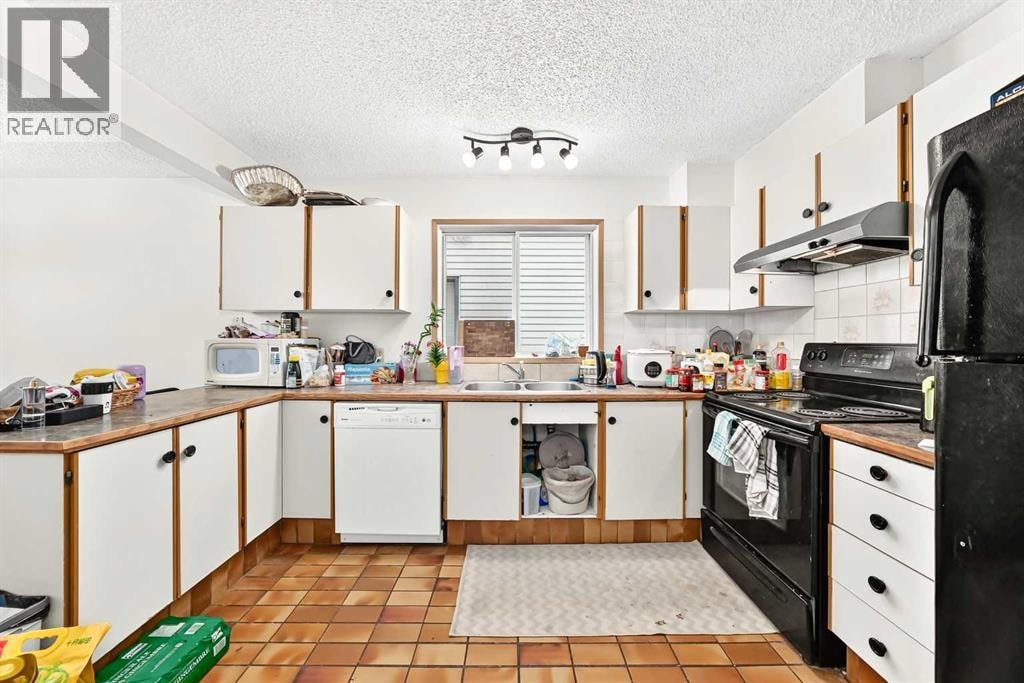 454 20 Avenue NW — photo 8