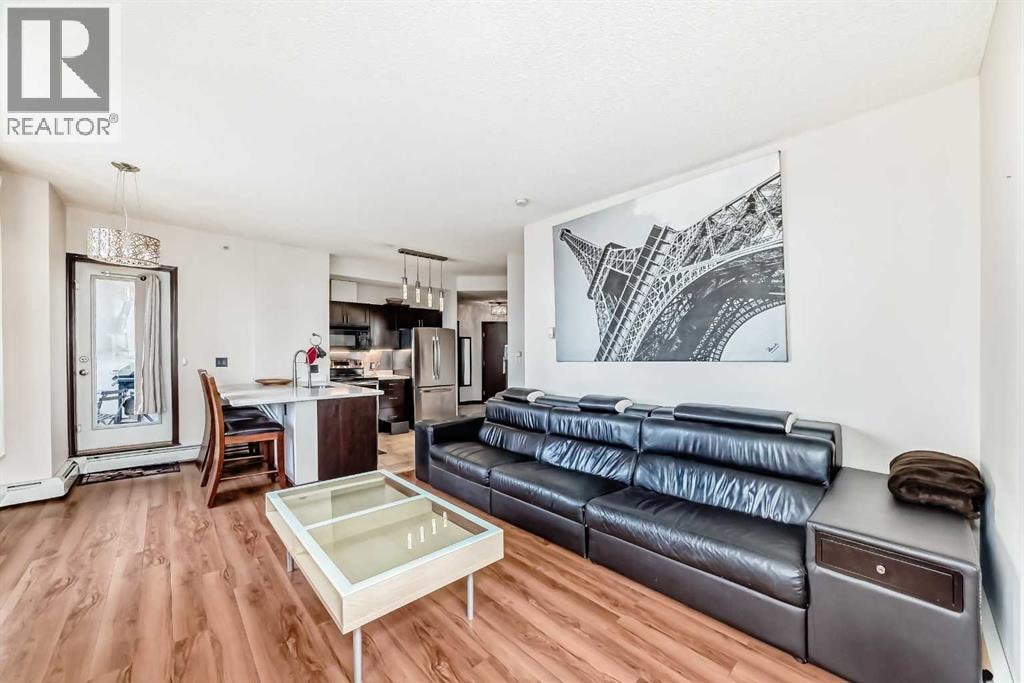 915, 1053 10 Street SW — photo 13