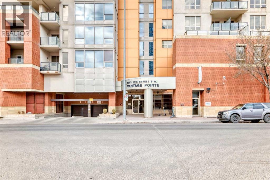 915, 1053 10 Street SW — photo 46