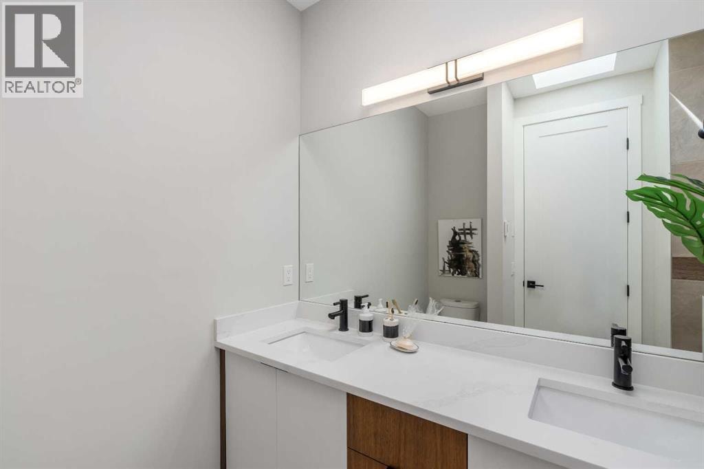 3218 14 Avenue SW — photo 26