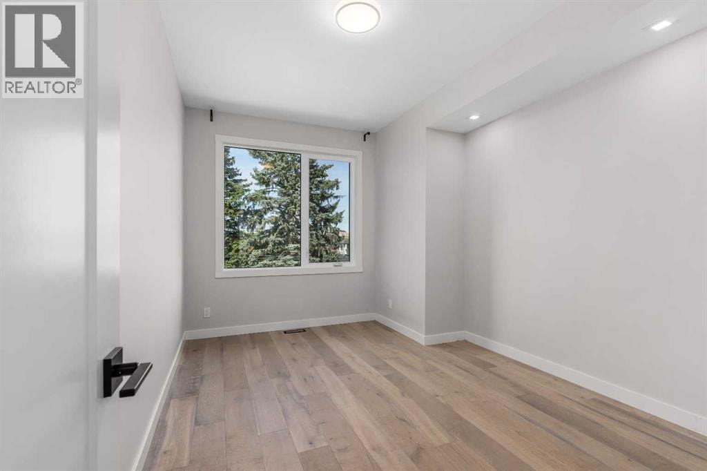 3218 14 Avenue SW — photo 20