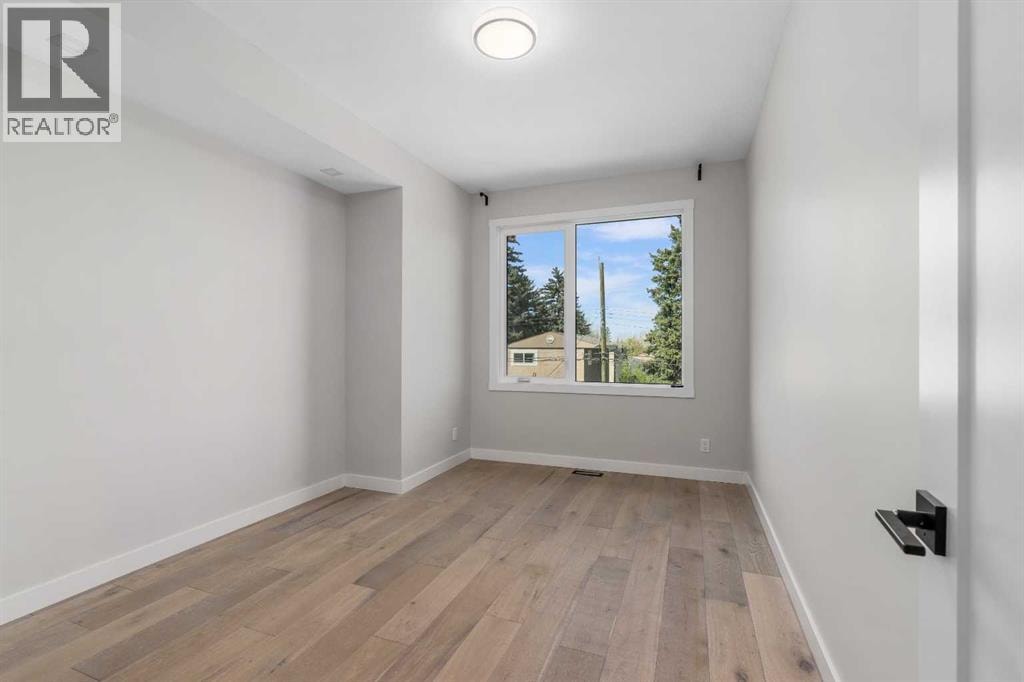 3218 14 Avenue SW — photo 17