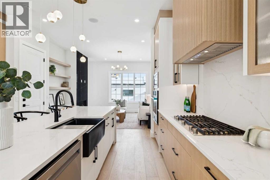 2810 38 Street SW — photo 12