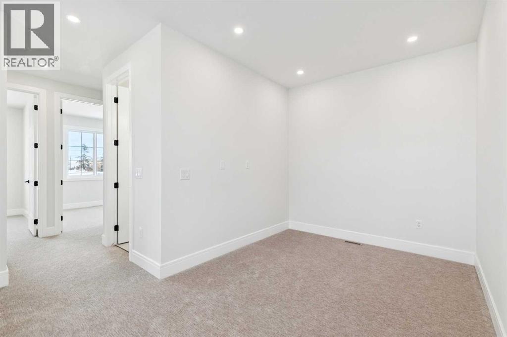2810 38 Street SW — photo 24