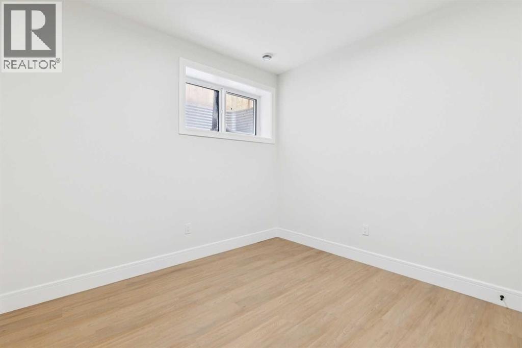 2810 38 Street SW — photo 43