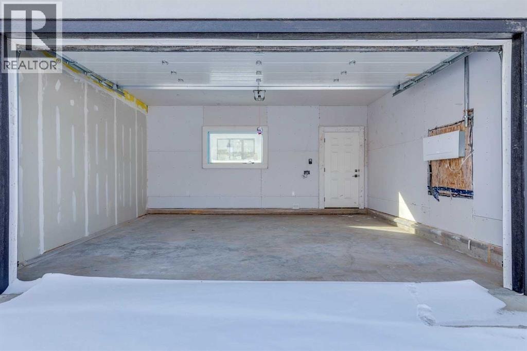 2810 38 Street SW — photo 50