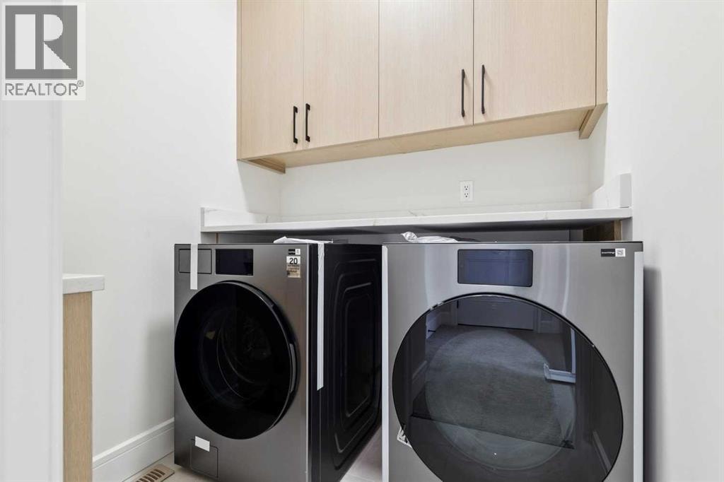 2810 38 Street SW — photo 38