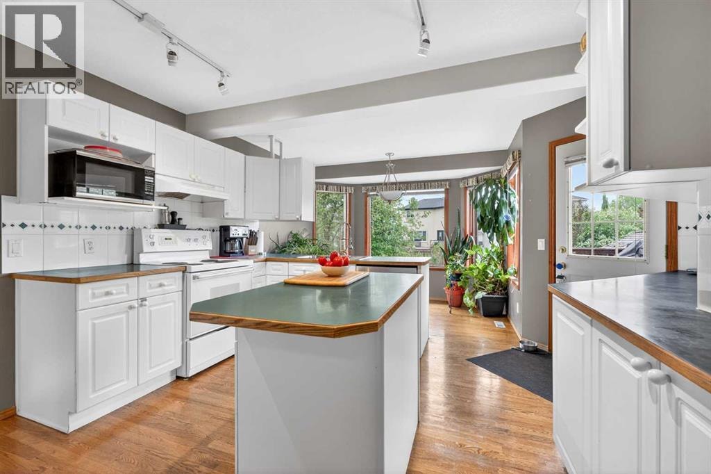 148 Sierra Madre Crescent SW — photo 4
