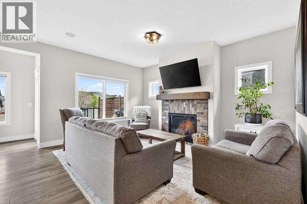 652 Reynolds Crescent SW — photo 19