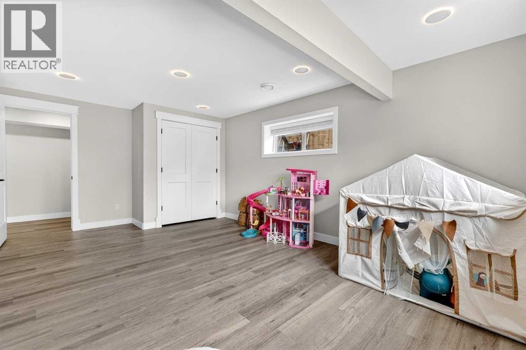 652 Reynolds Crescent SW — photo 42