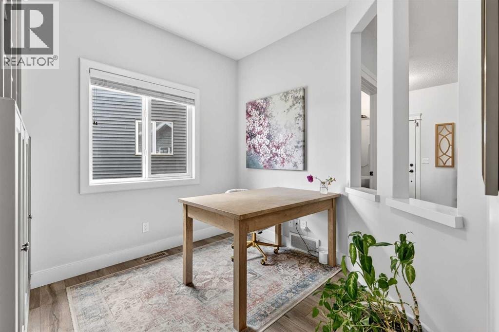 652 Reynolds Crescent SW — photo 20