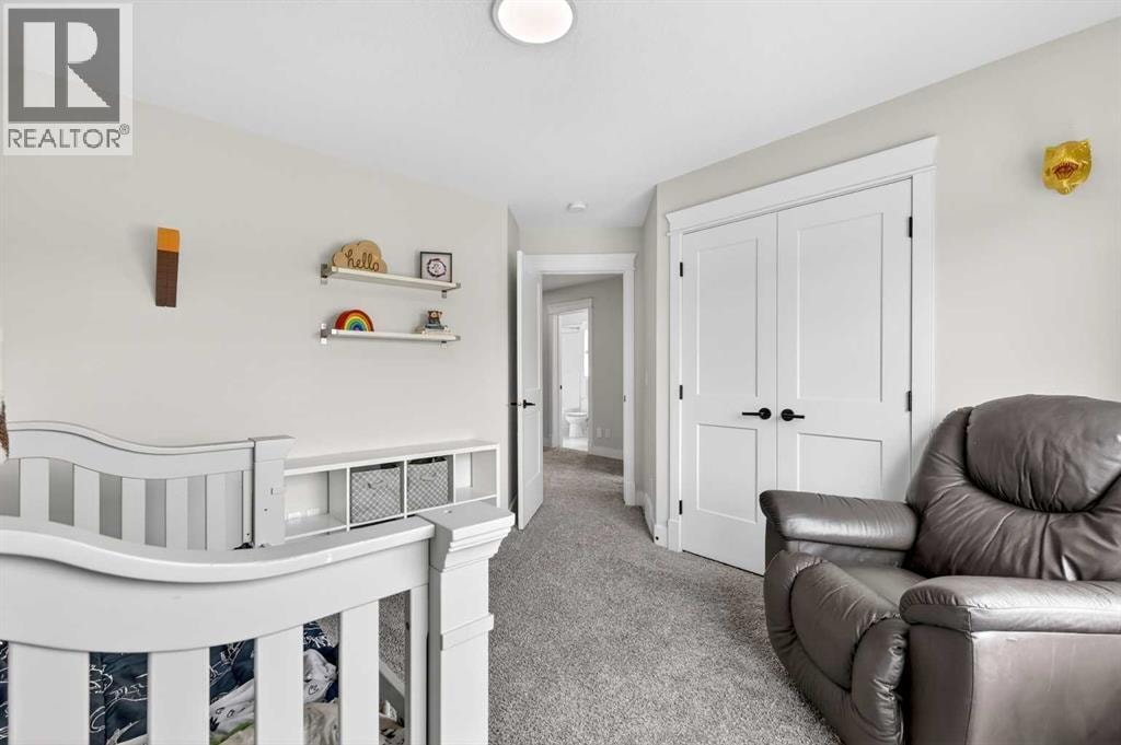 652 Reynolds Crescent SW — photo 34