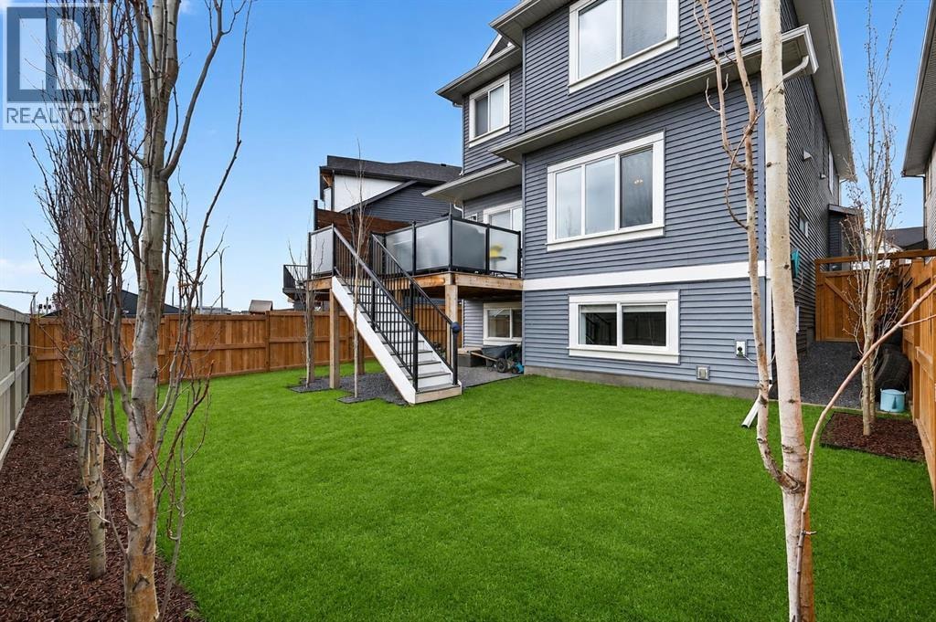 652 Reynolds Crescent SW — photo 48