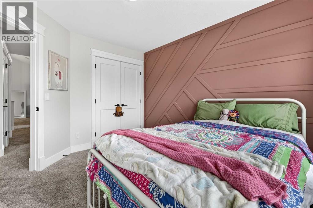 652 Reynolds Crescent SW — photo 36