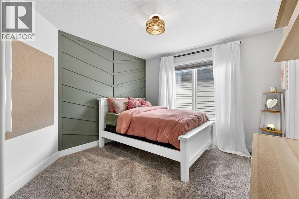 652 Reynolds Crescent SW — photo 31