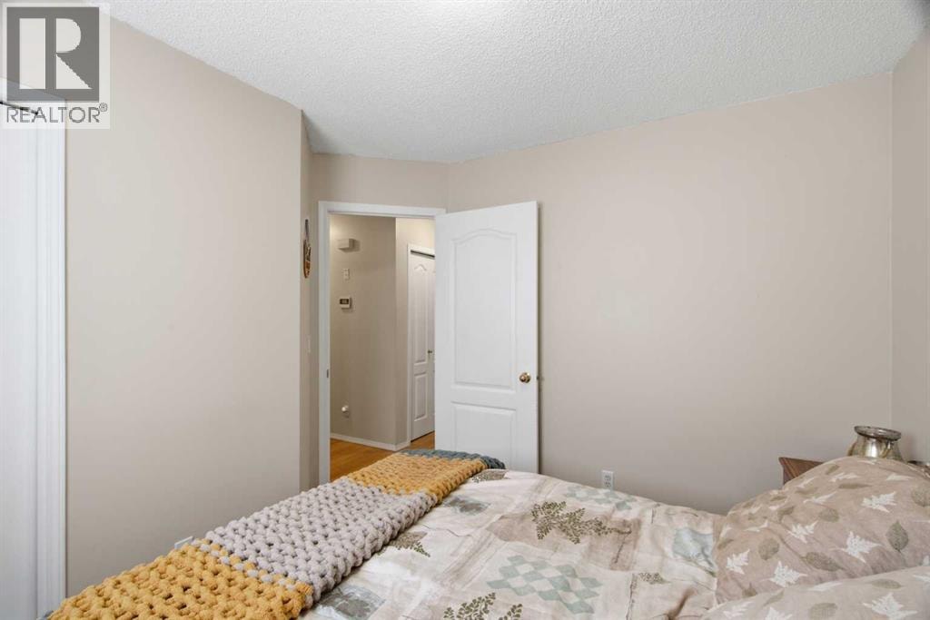 109 Canoe Square SW — photo 17