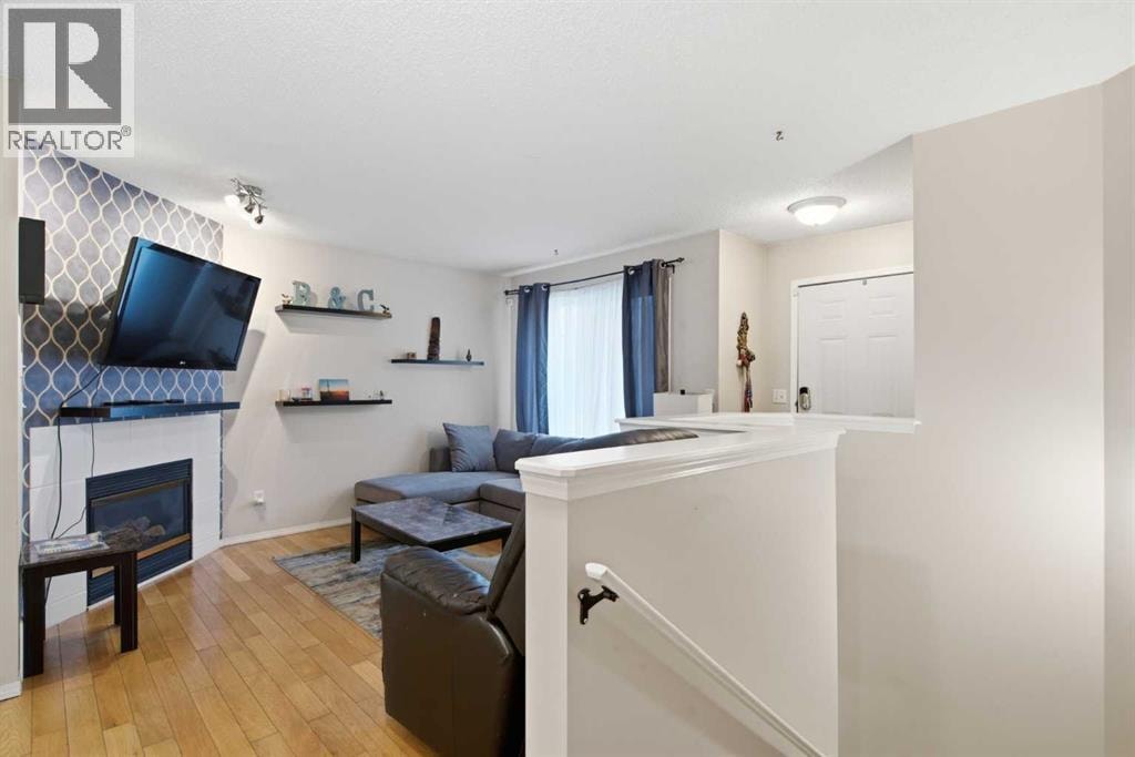 109 Canoe Square SW — photo 24