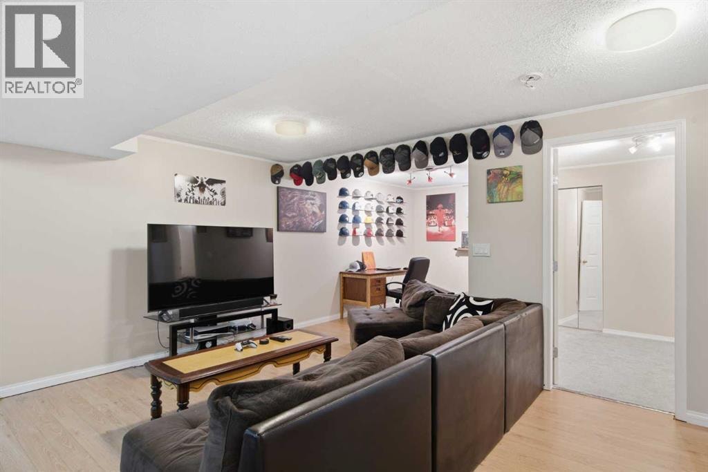 109 Canoe Square SW — photo 25