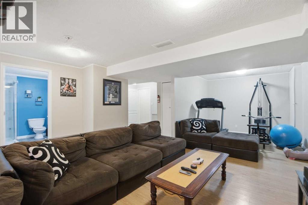 109 Canoe Square SW — photo 28