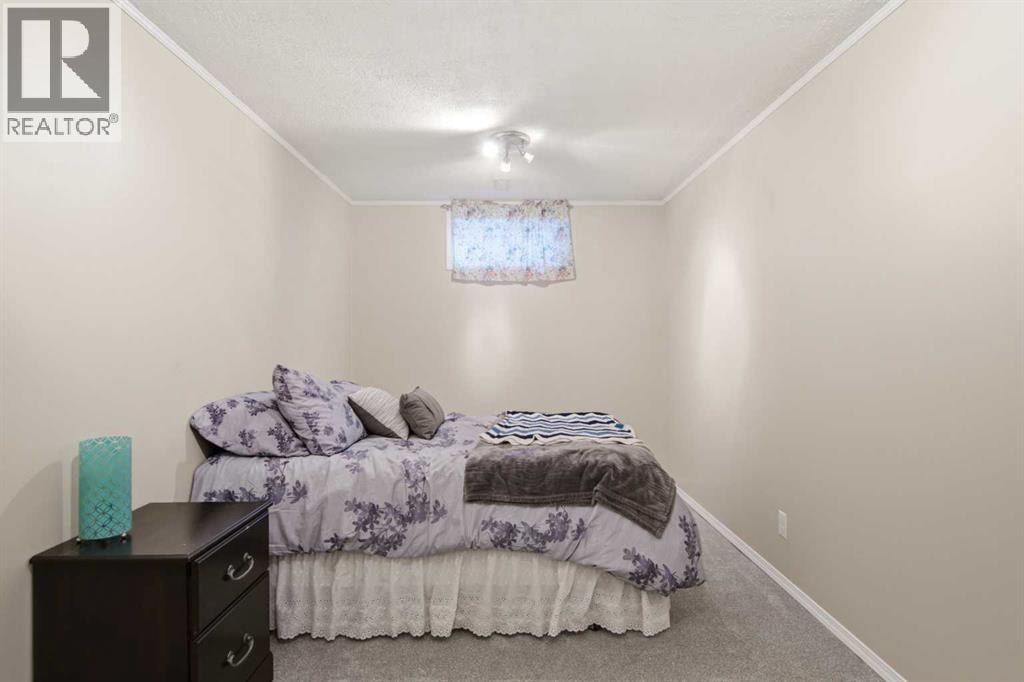 109 Canoe Square SW — photo 32