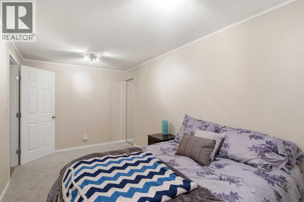 109 Canoe Square SW — photo 33