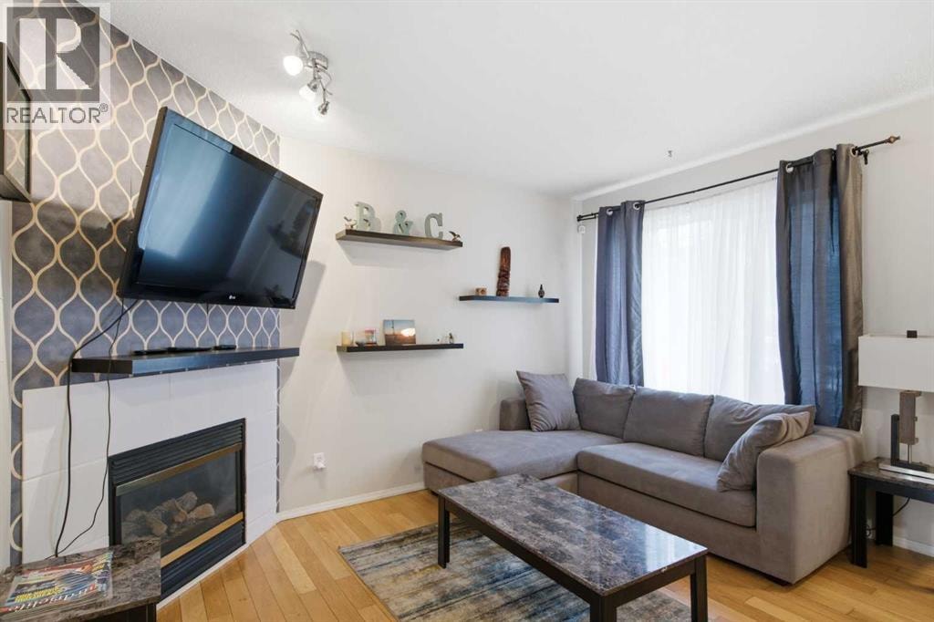 109 Canoe Square SW — photo 7