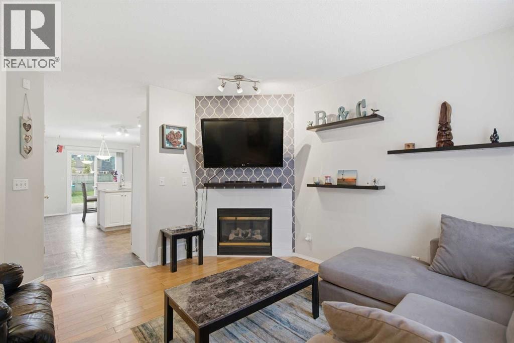 109 Canoe Square SW — photo 8